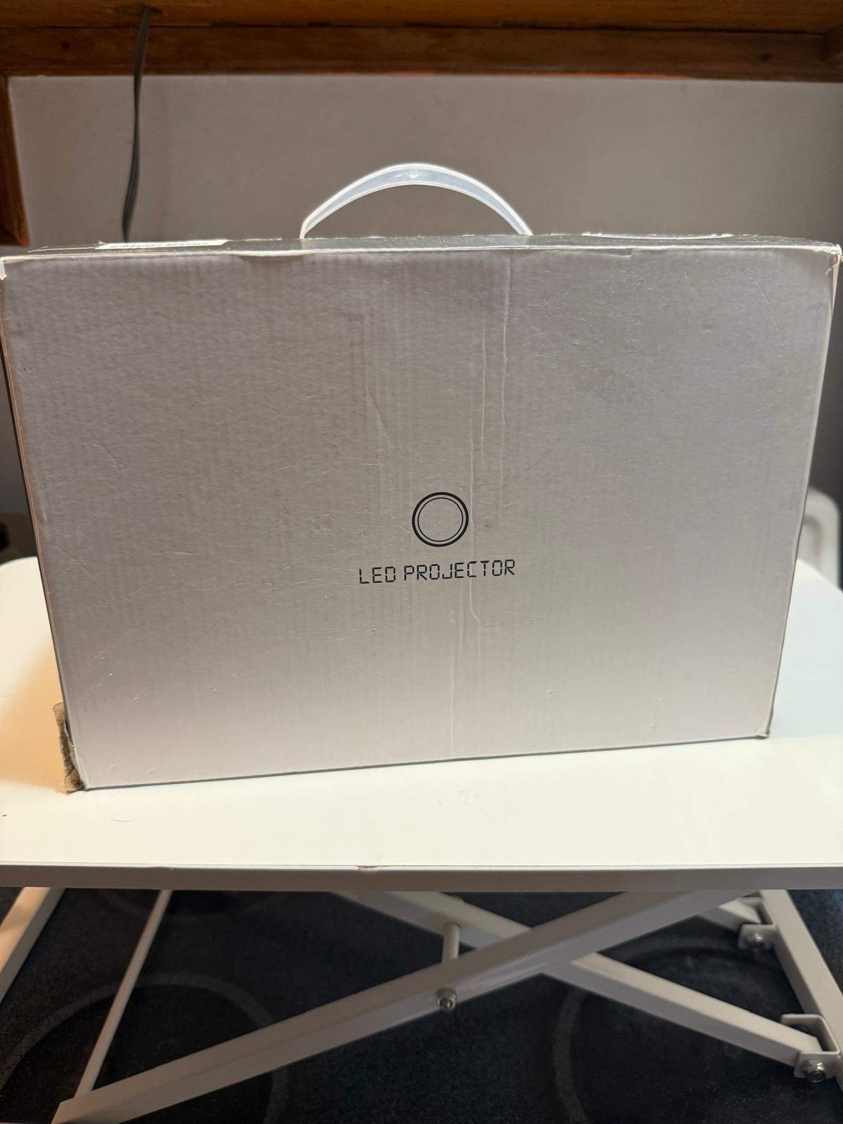 Nicpow mini LED projector RD850 (box says LEO projector) thumbnail